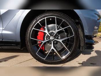 Used Aston Martin DBX 2025 for sale - 77726801: Photo