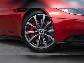 Used Aston Martin DB11 2018 for sale - 79002246: Photo