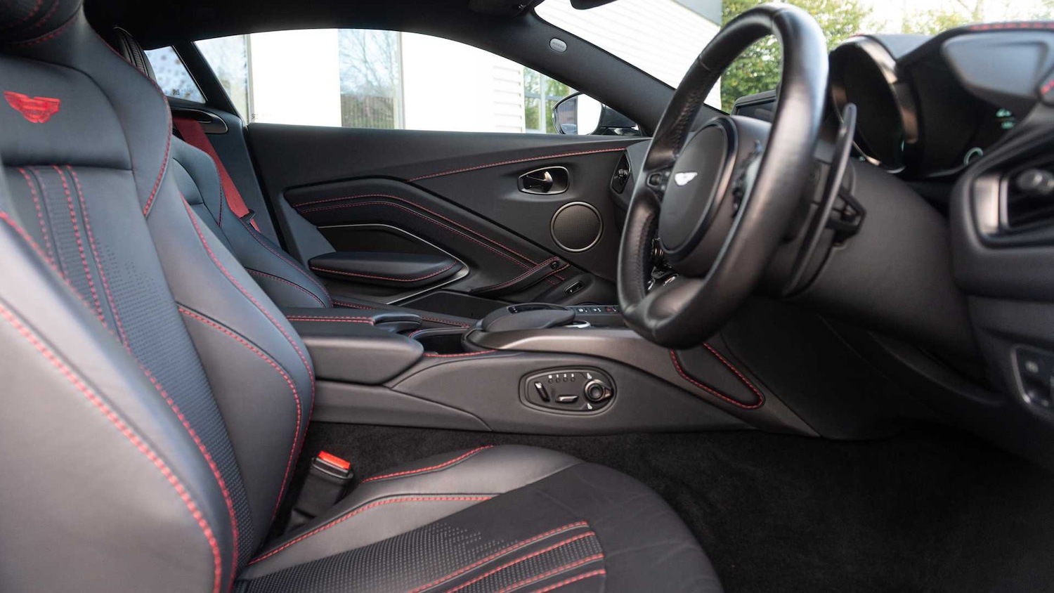 Used Aston Martin Vantage 2022 for sale - 77018813: Photo 28