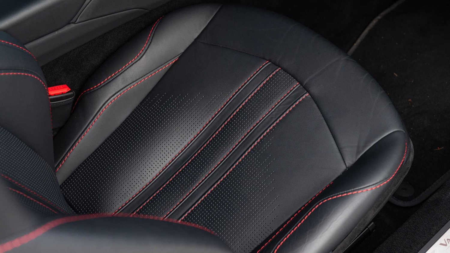 Used Aston Martin Vantage 2022 for sale - 77018813: Photo 30