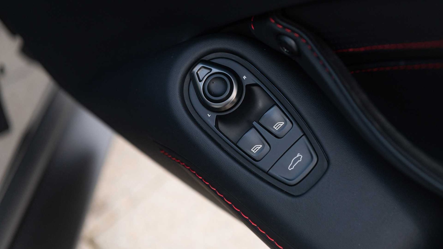 Used Aston Martin Vantage 2022 for sale - 77018813: Photo 35