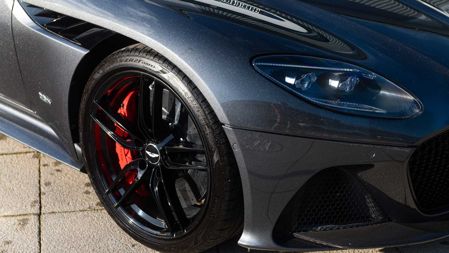 Used Aston Martin DBS 2021 for sale - 76842959: Photo 21