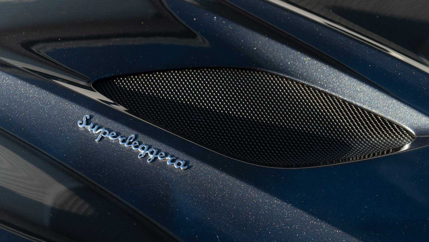 Used Aston Martin DBS 2021 for sale - 76842959: Photo 22