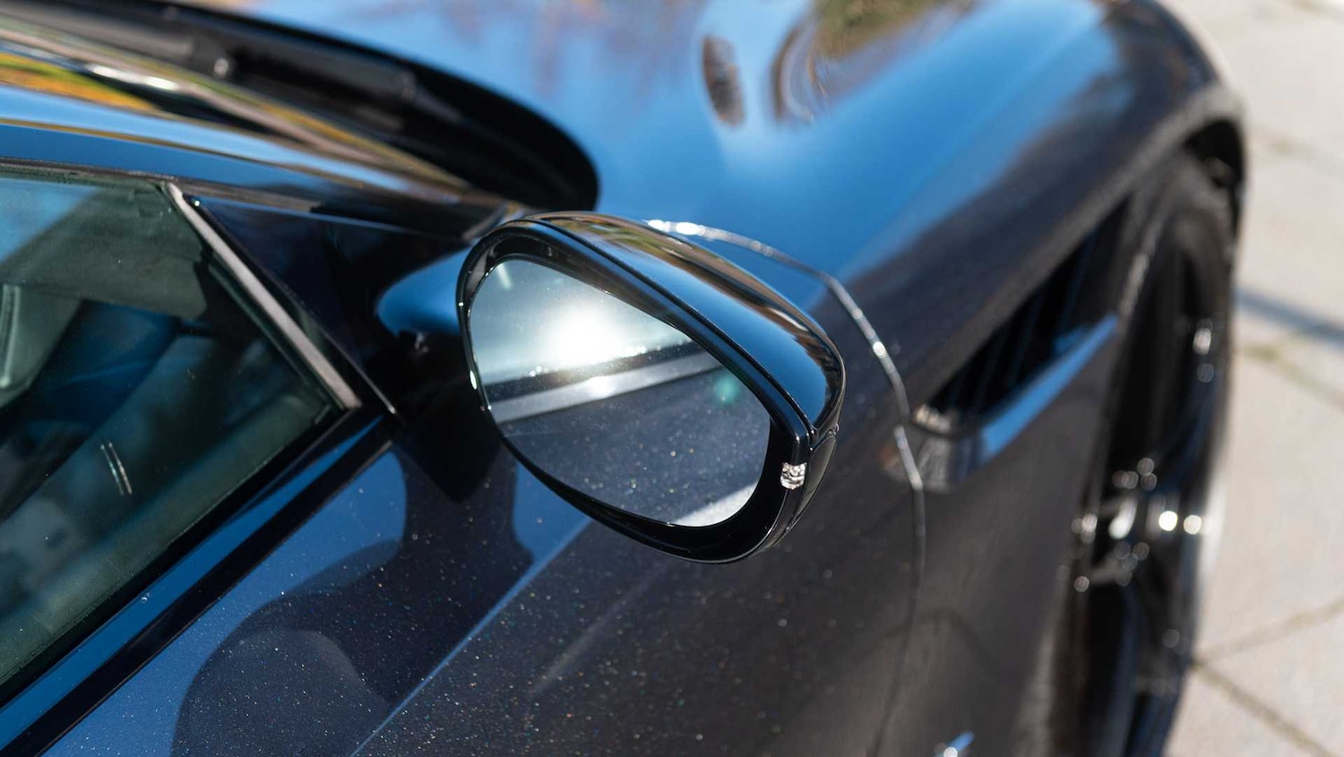 Used Aston Martin DBS 2021 for sale - 76842959: Photo 24