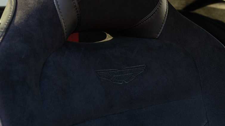 Used Aston Martin DBS 2021 for sale - 76842959: Photo 5