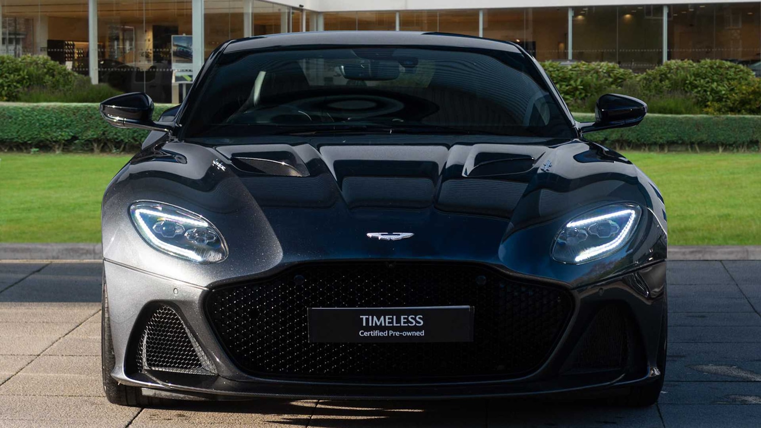 Used Aston Martin DBS 2021 for sale - 76842959: Photo 7