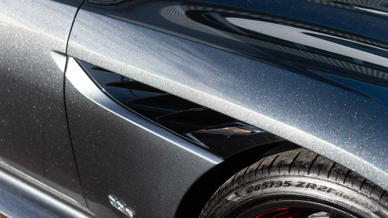 Used Aston Martin DBS 2021 for sale - 76842959: Photo 9