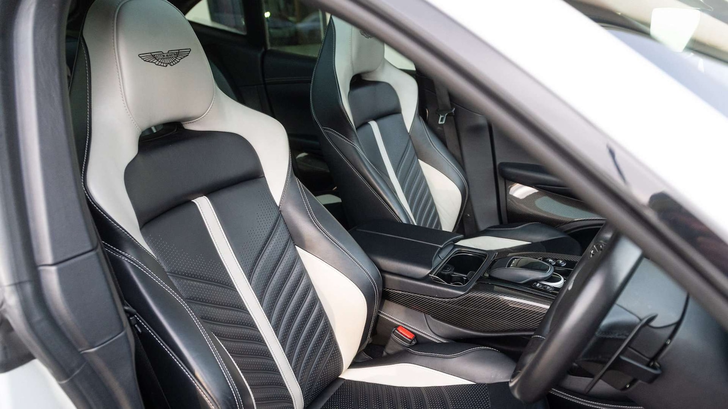 Used Aston Martin DBX for sale - 77239851: Photo 12