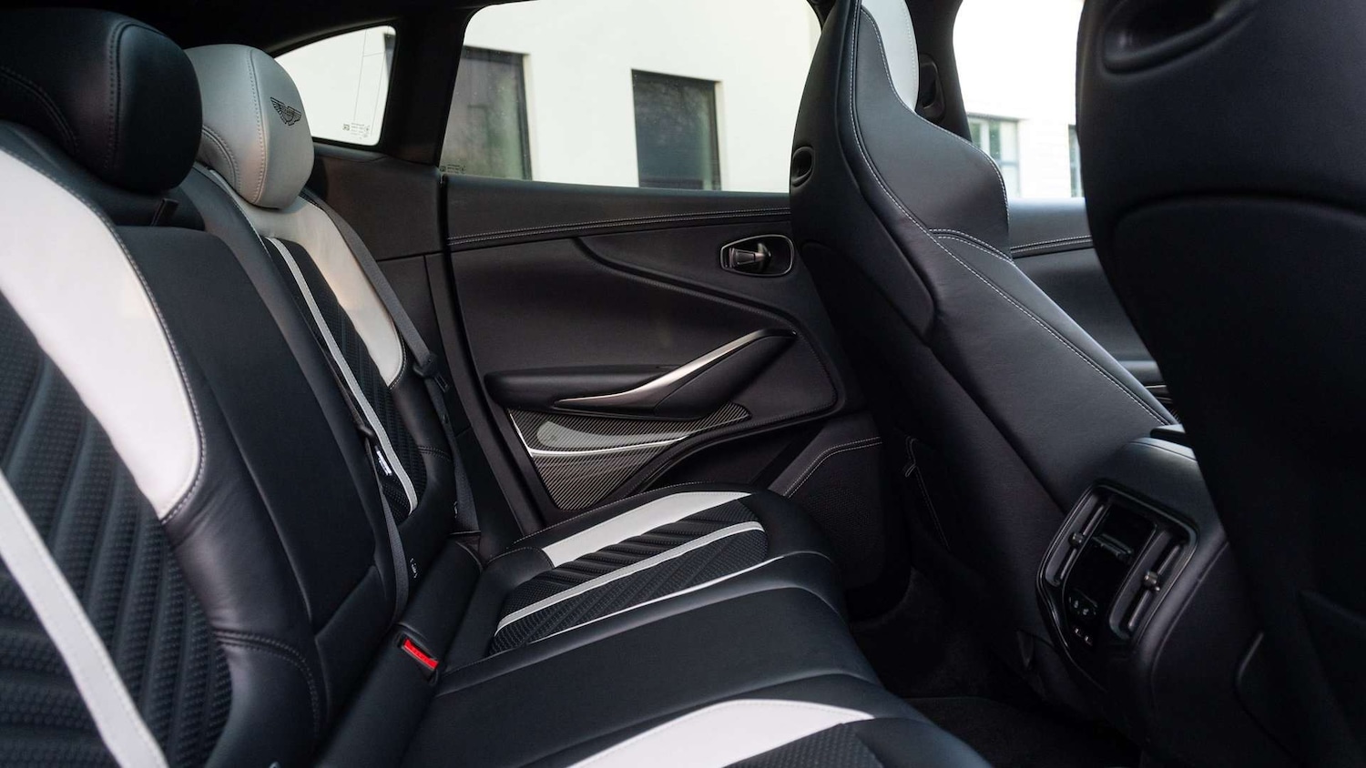 Used Aston Martin DBX for sale - 77239851: Photo 23