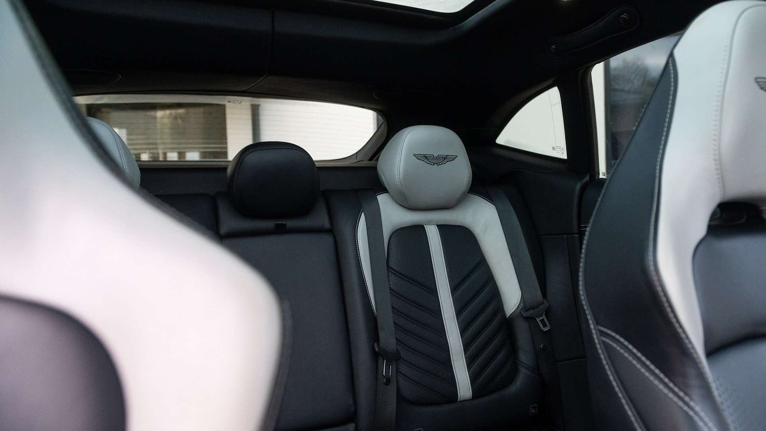 Used Aston Martin DBX for sale - 77239851: Photo 31