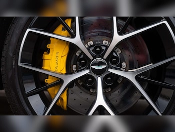 Used Aston Martin DBX 2023 for sale - 77239851: Photo