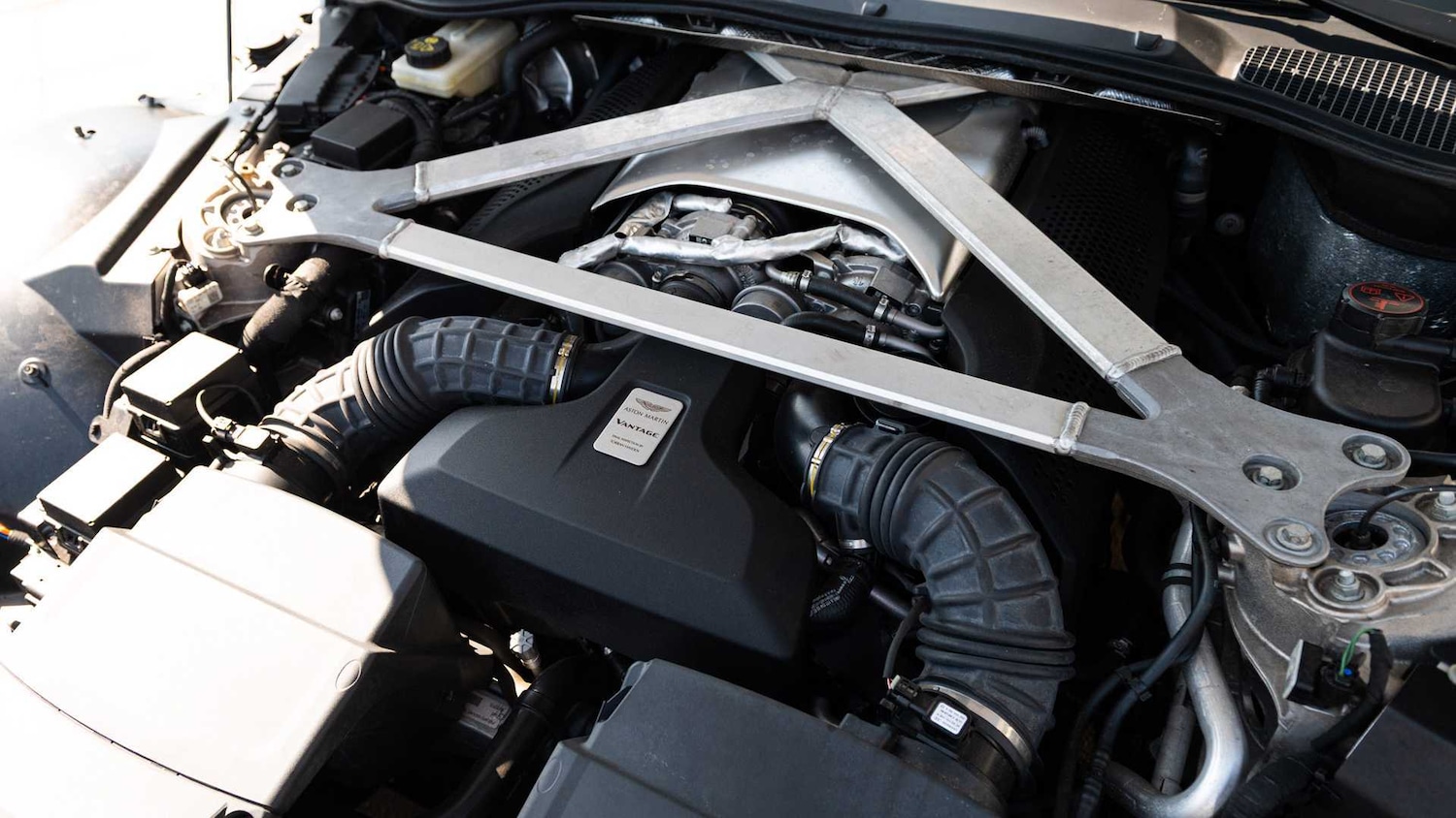 Used Aston Martin Vantage 2019 for sale - 77112391: Photo 13