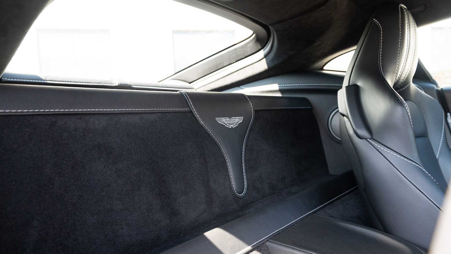 Used Aston Martin Vantage 2019 for sale - 77112391: Photo 14