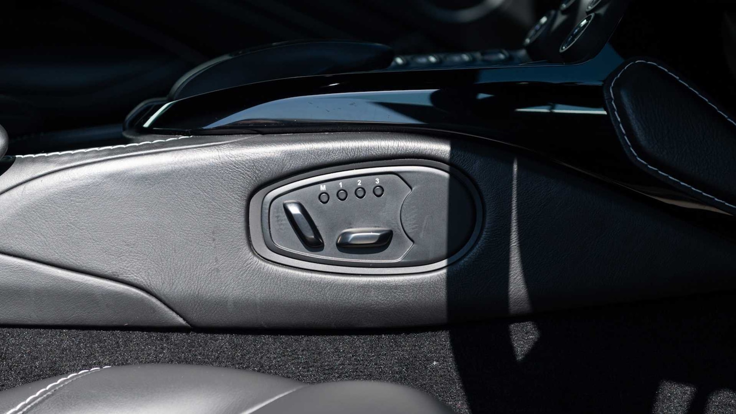 Used Aston Martin Vantage 2019 for sale - 77112391: Photo 15