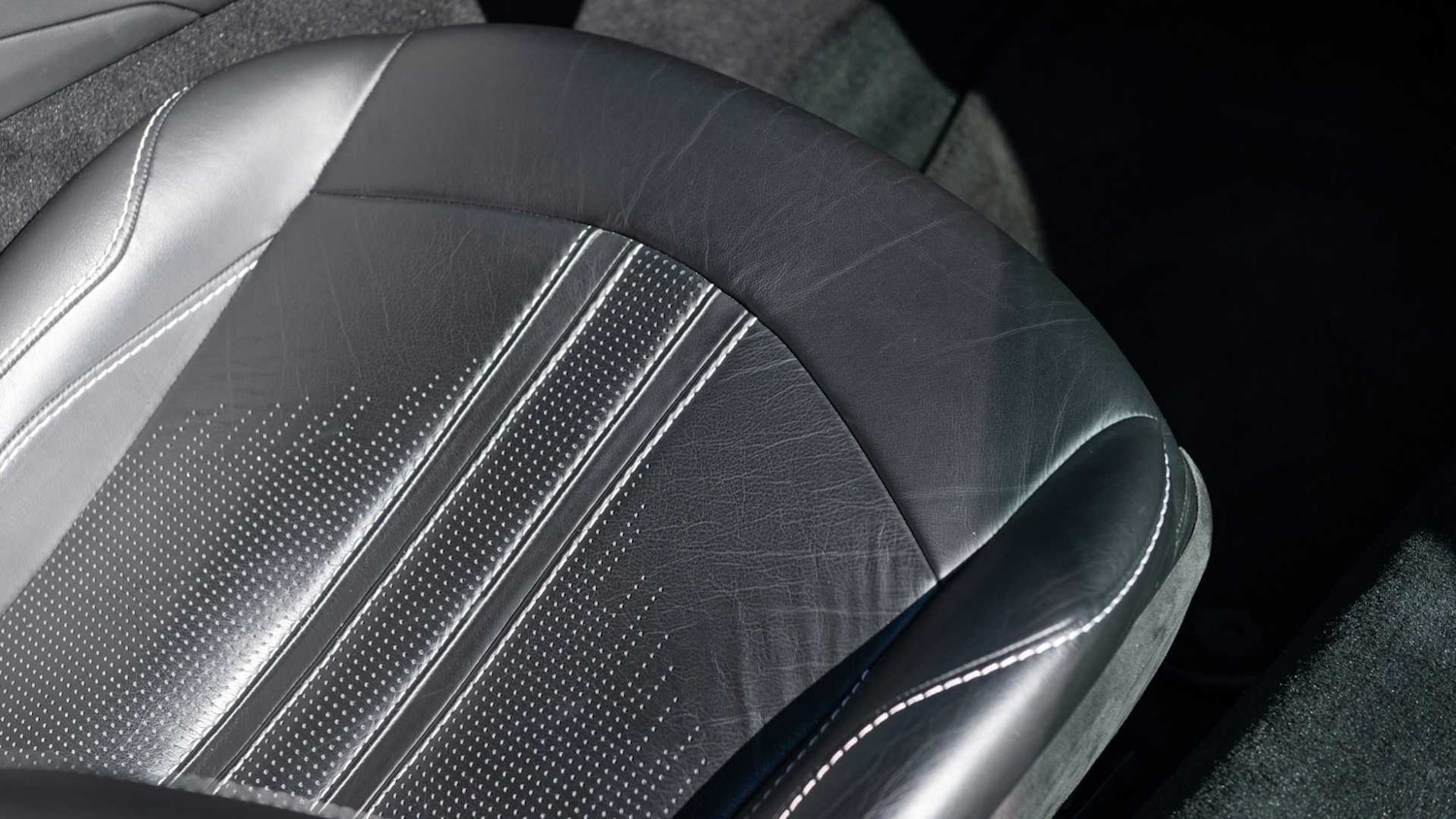 Used Aston Martin Vantage 2019 for sale - 77112391: Photo 28