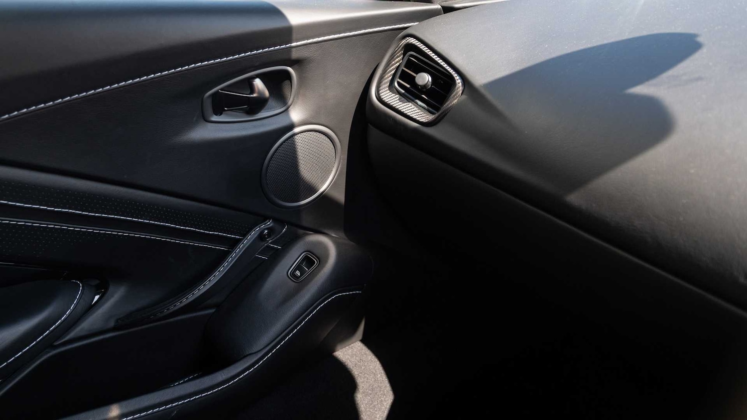 Used Aston Martin Vantage 2019 for sale - 77112391: Photo 31