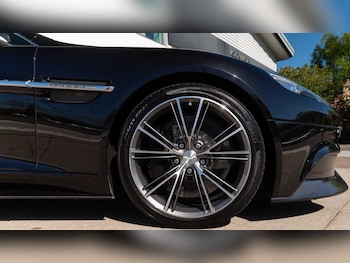 Used Aston Martin Vanquish 2015 for sale - 78464749: Photo