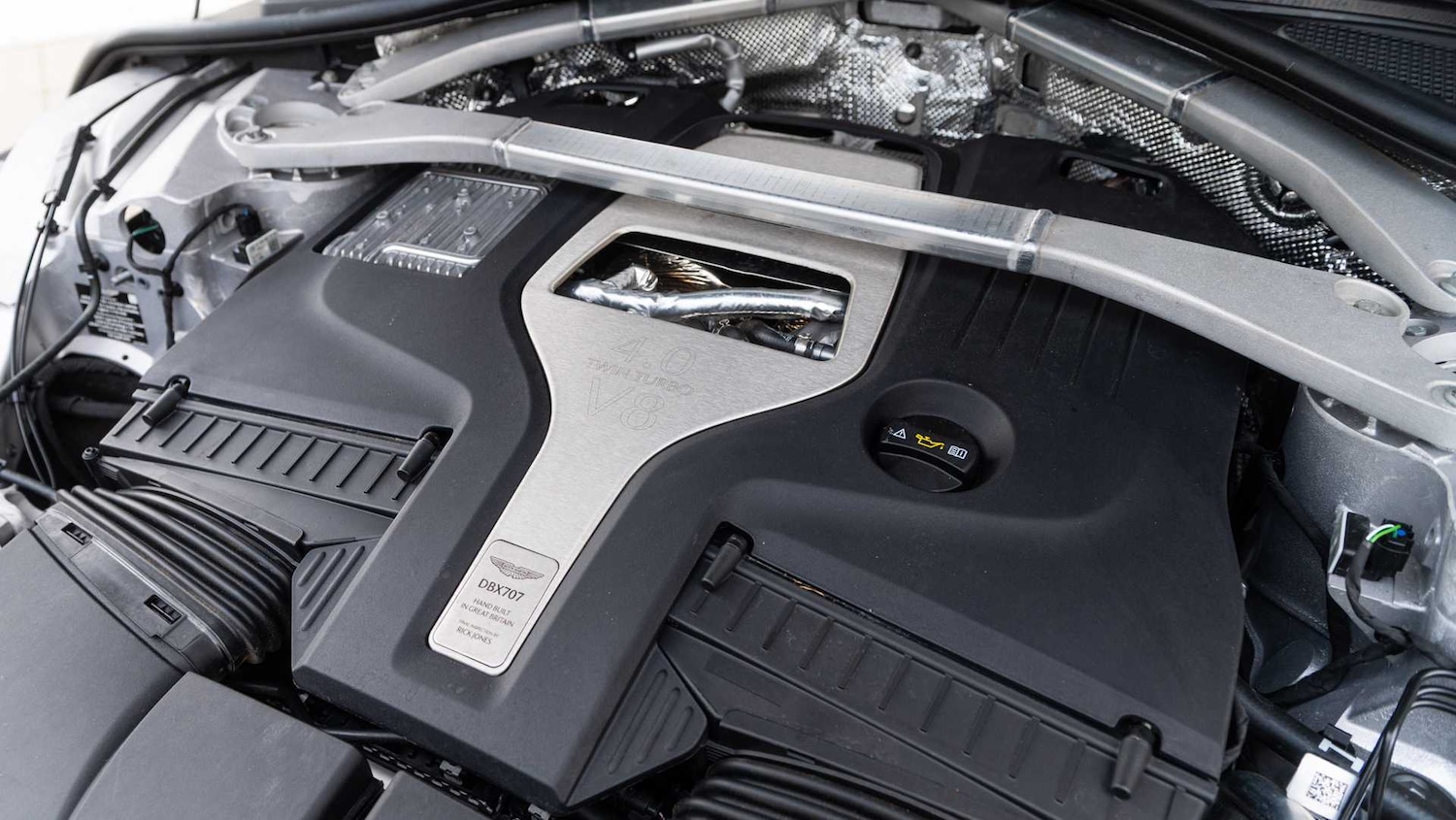 Used Aston Martin DBX 2025 for sale - 76191974: Photo 13