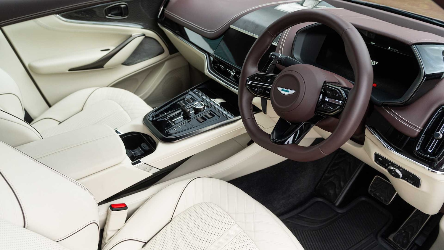 Used Aston Martin DBX 2025 for sale - 76191974: Photo 3