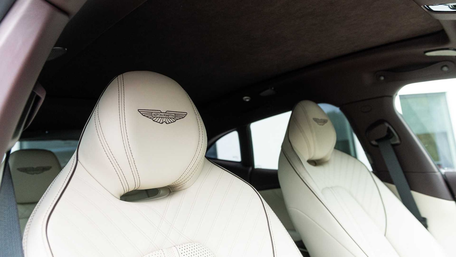 Used Aston Martin DBX 2025 for sale - 76191974: Photo 30