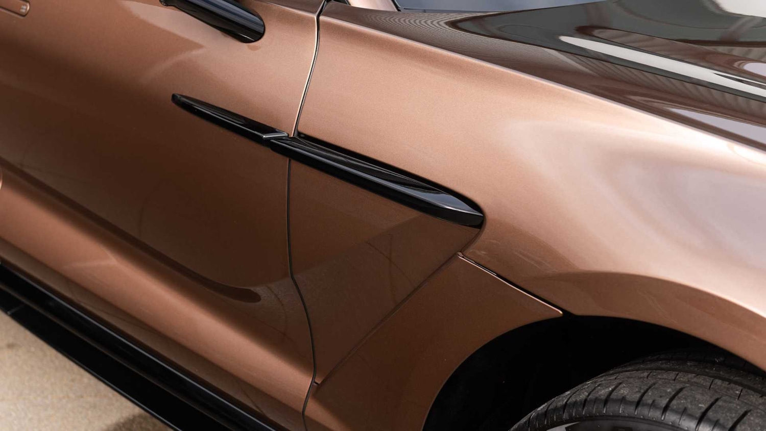 Used Aston Martin DBX 2025 for sale - 76191974: Photo 9