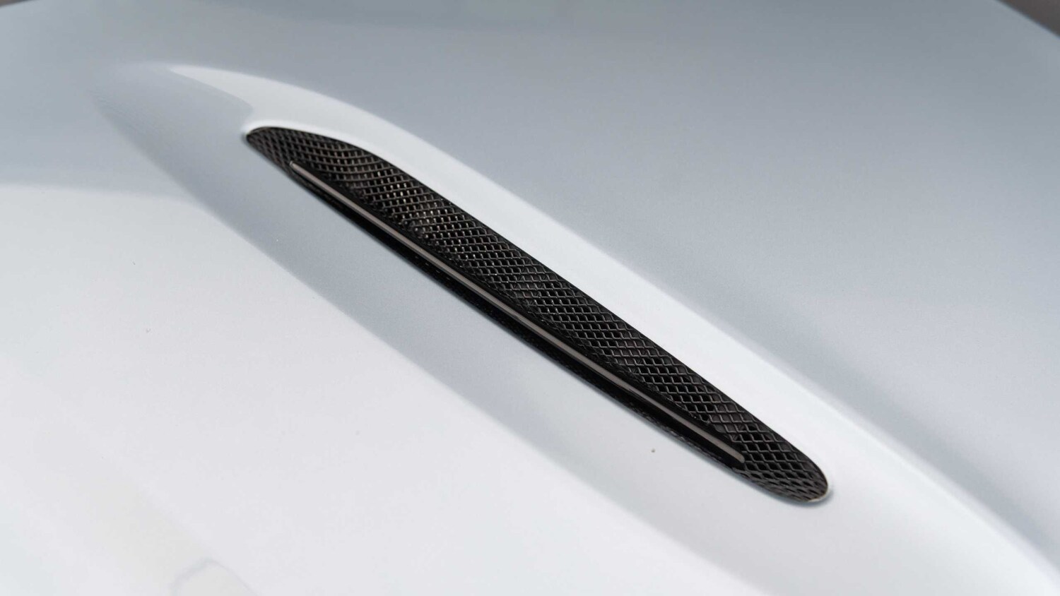 Used Aston Martin DBX 2025 for sale - 78089736: Photo 15