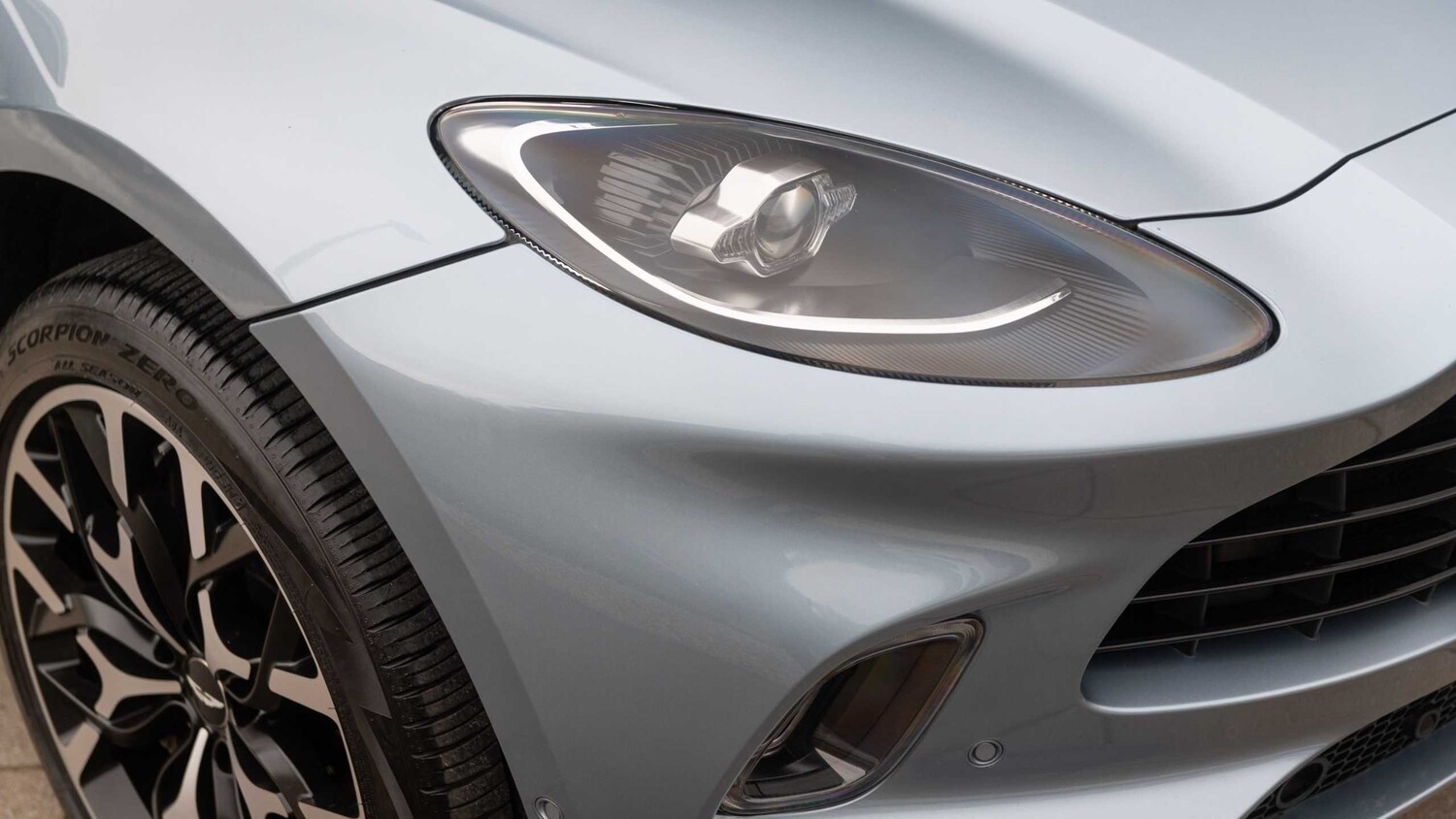 Used Aston Martin DBX 2025 for sale - 78089736: Photo 18