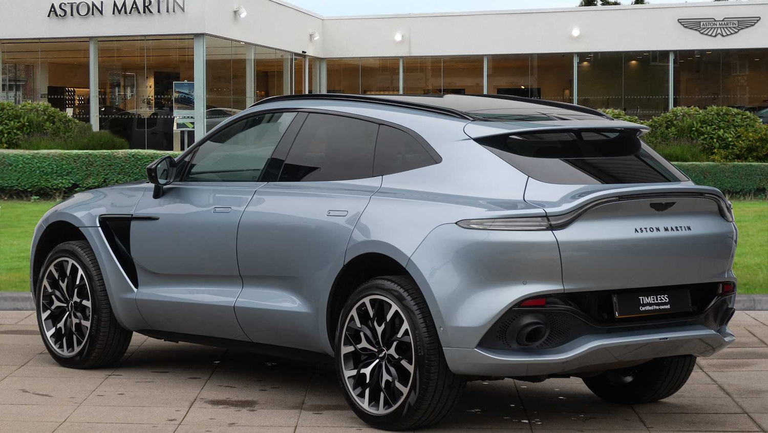 Used Aston Martin DBX 2025 for sale - 78089736: Photo 2