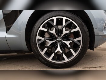 Used Aston Martin DBX 2025 for sale - 78089736: Photo