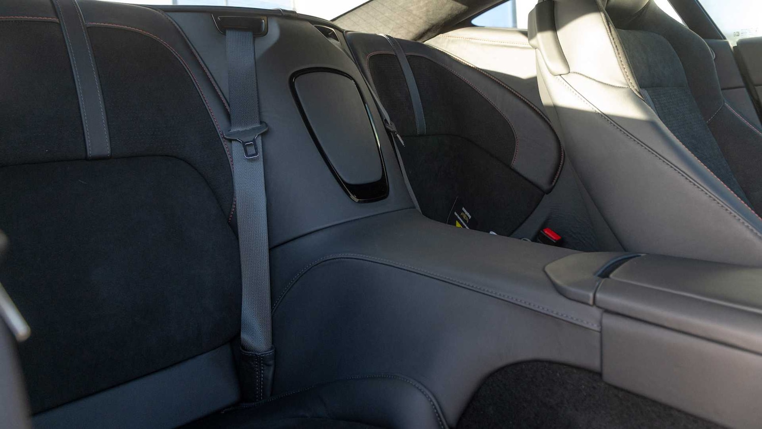 Used Aston Martin V8 2025 for sale - 77018865: Photo 15