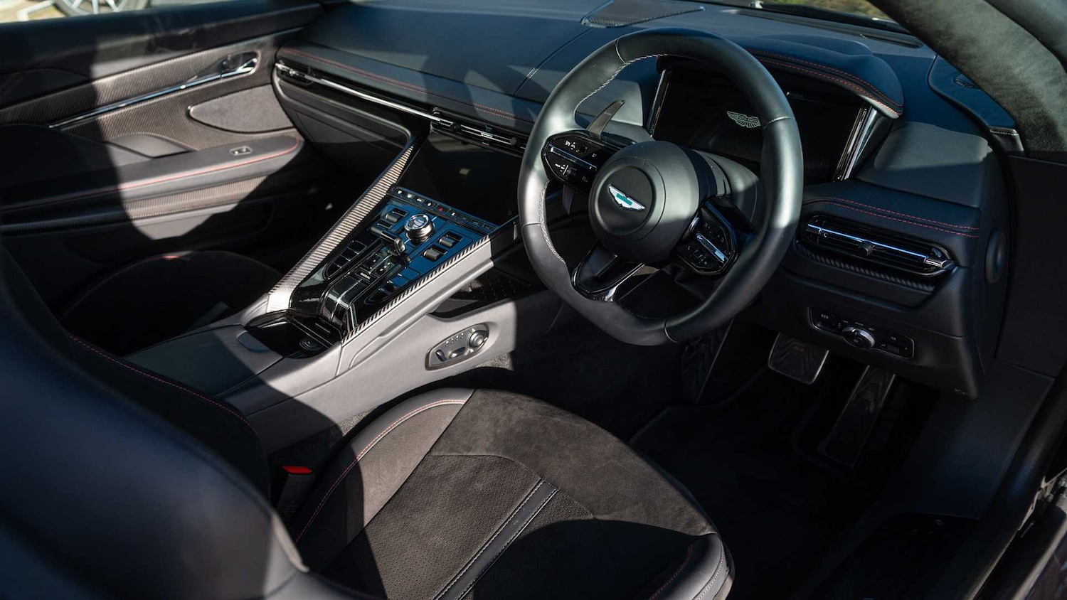 Used Aston Martin V8 2025 for sale - 77018865: Photo 3