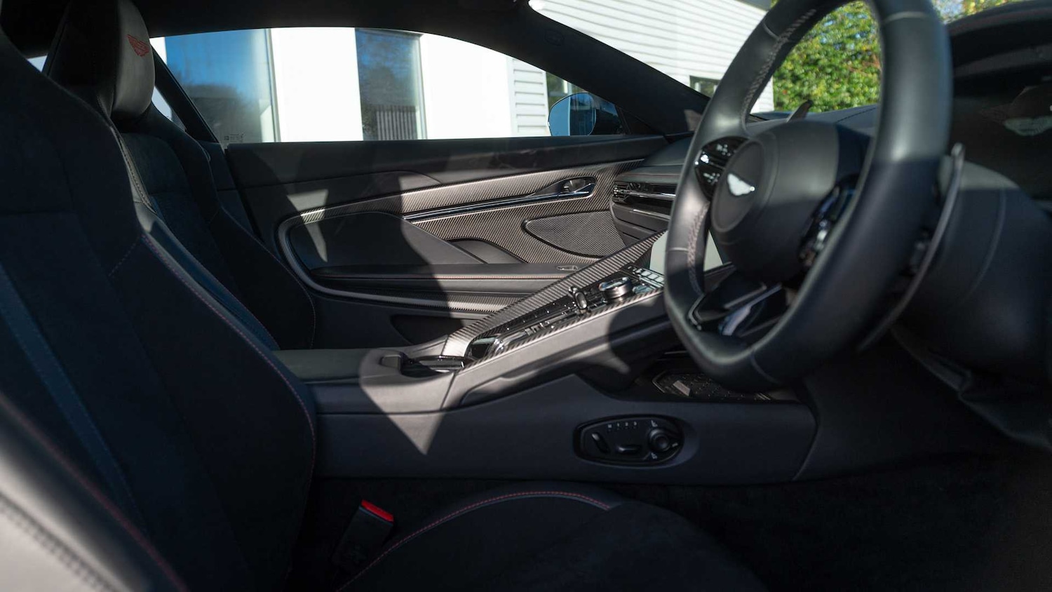 Used Aston Martin V8 2025 for sale - 77018865: Photo 30