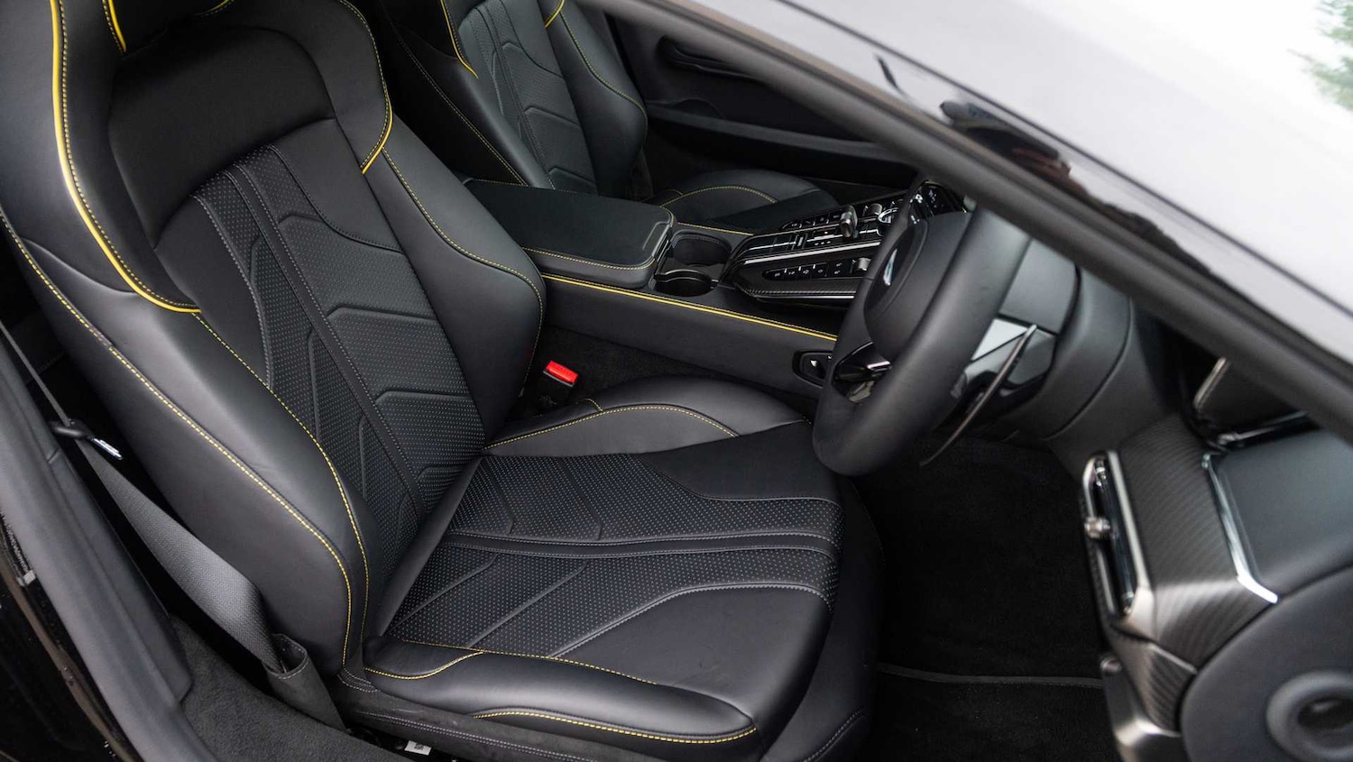 Used Aston Martin Vantage 2025 for sale - 76515522: Photo 12