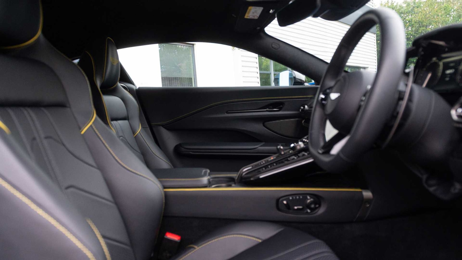 Used Aston Martin Vantage 2025 for sale - 76515522: Photo 28