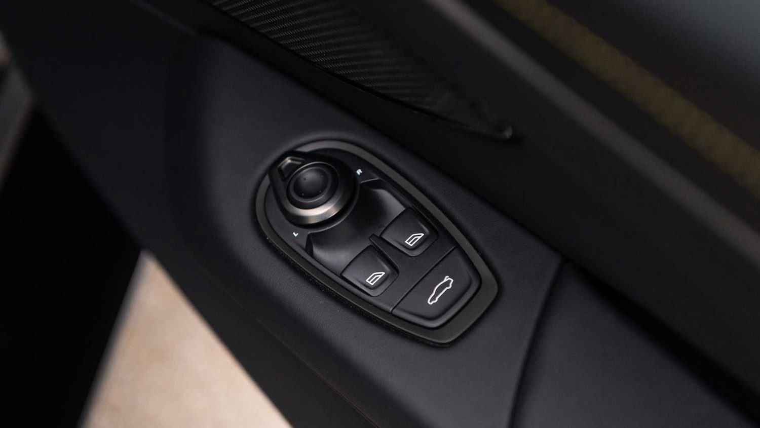 Used Aston Martin Vantage 2025 for sale - 76515522: Photo 32