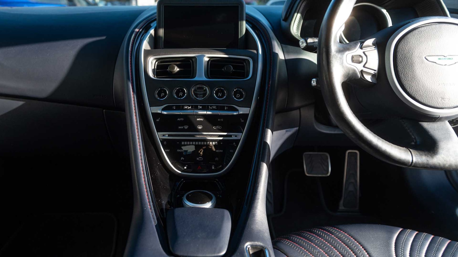 Used Aston Martin DB11 2019 for sale - 76916135: Photo 10