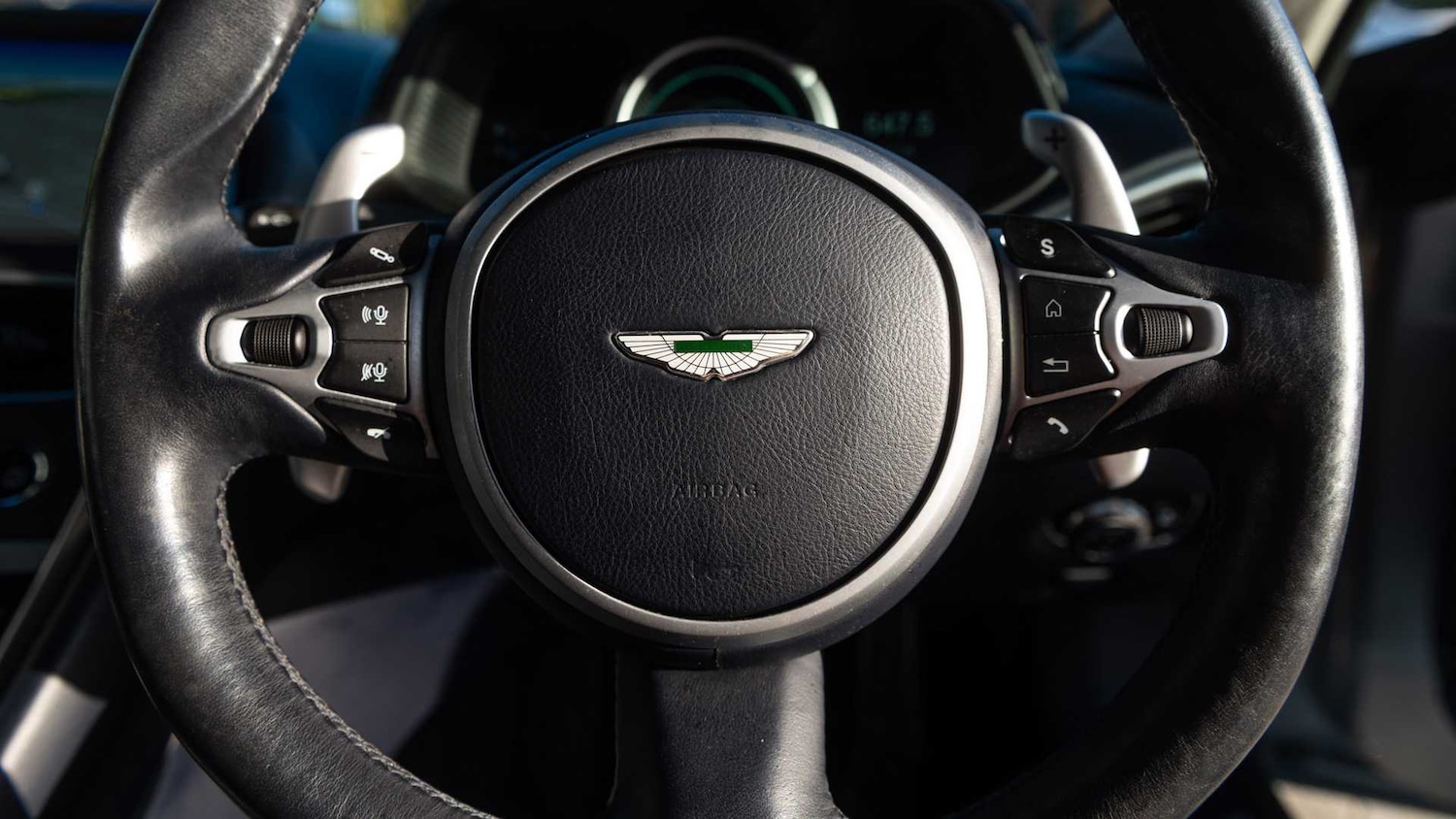 Used Aston Martin DB11 2019 for sale - 76916135: Photo 11