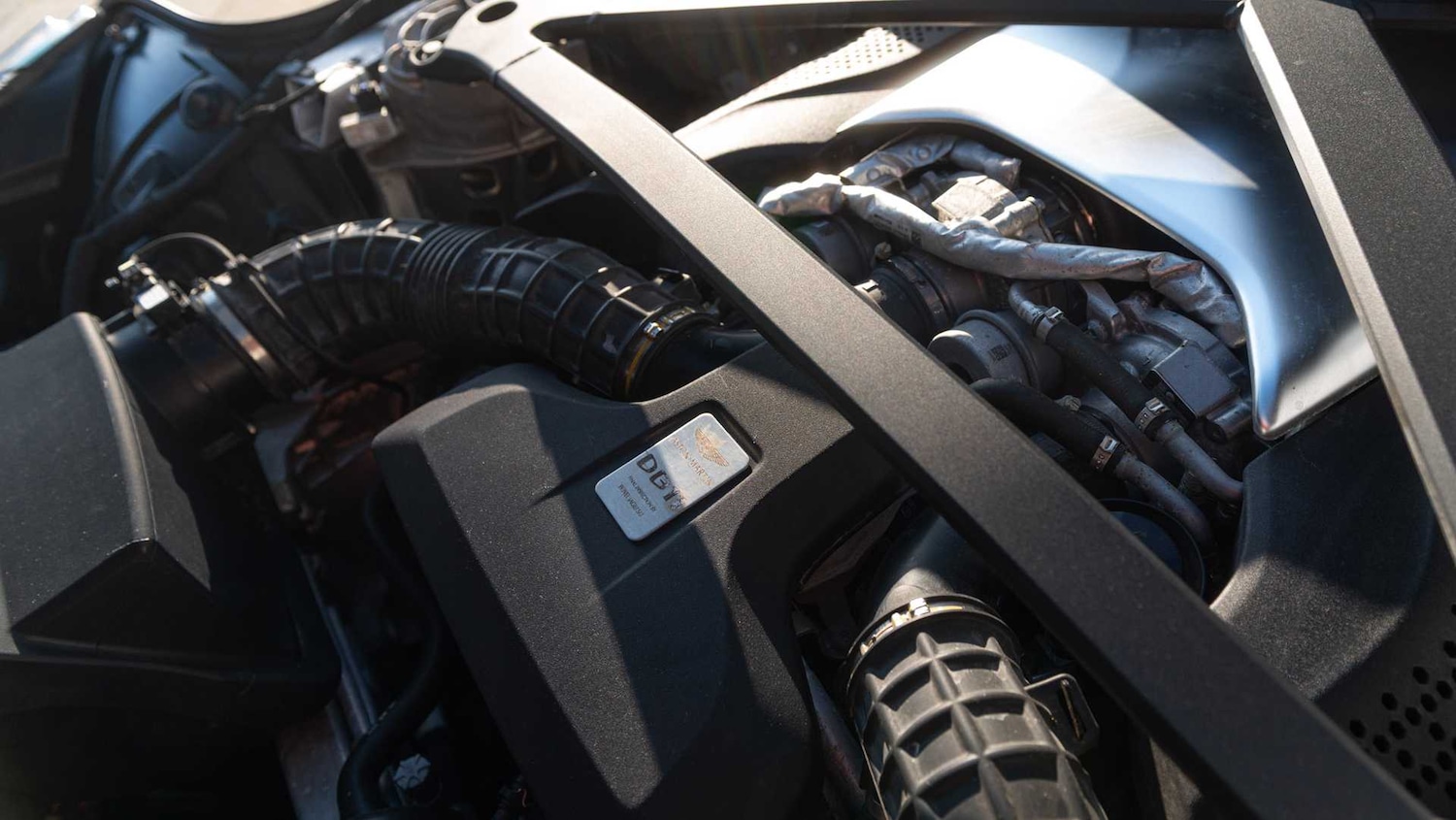 Used Aston Martin DB11 2019 for sale - 76916135: Photo 13