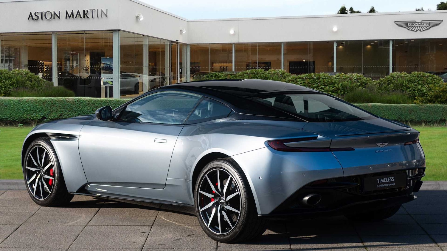 Used Aston Martin DB11 2019 for sale - 76916135: Photo 2