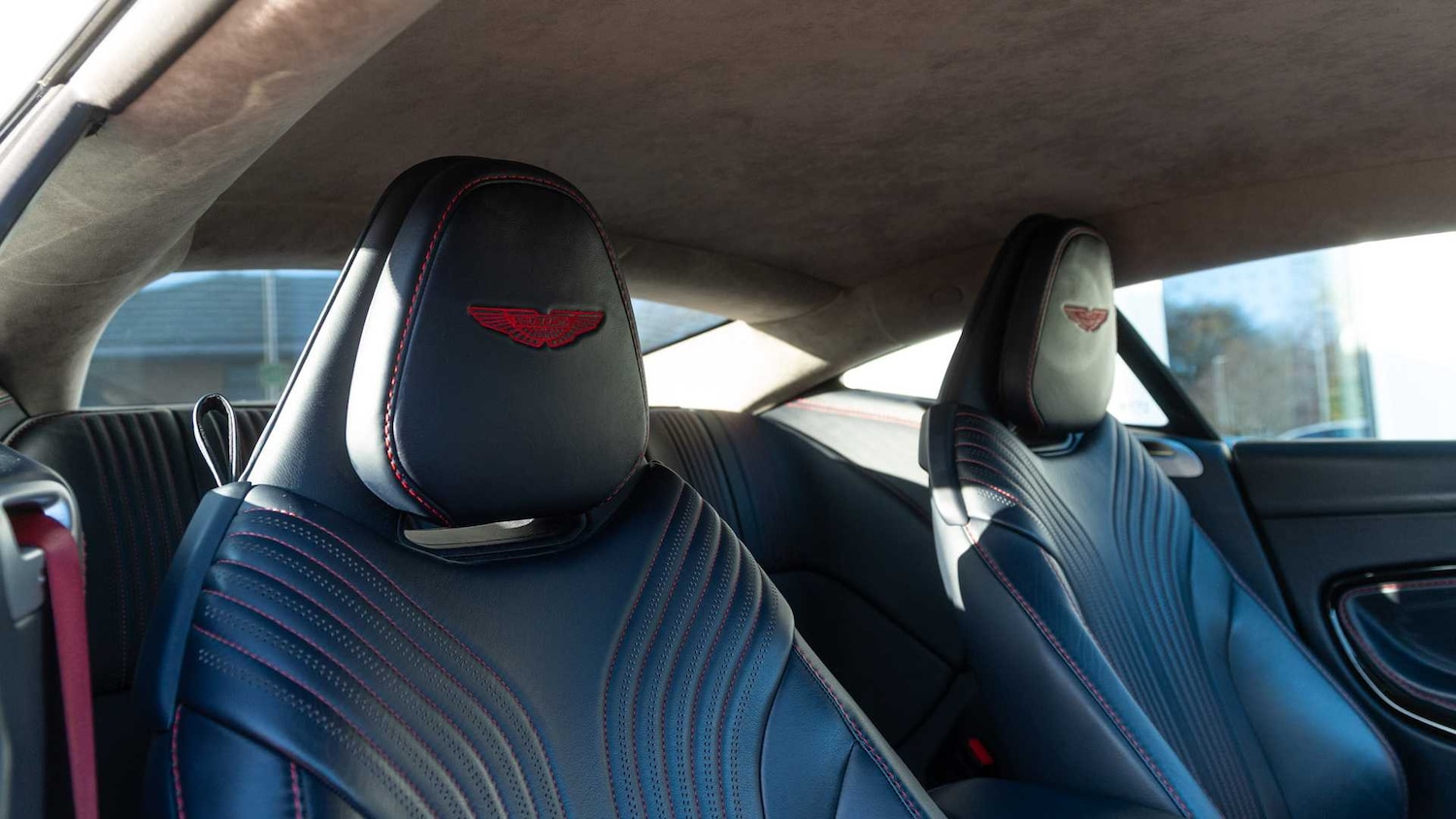 Used Aston Martin DB11 2019 for sale - 76916135: Photo 29