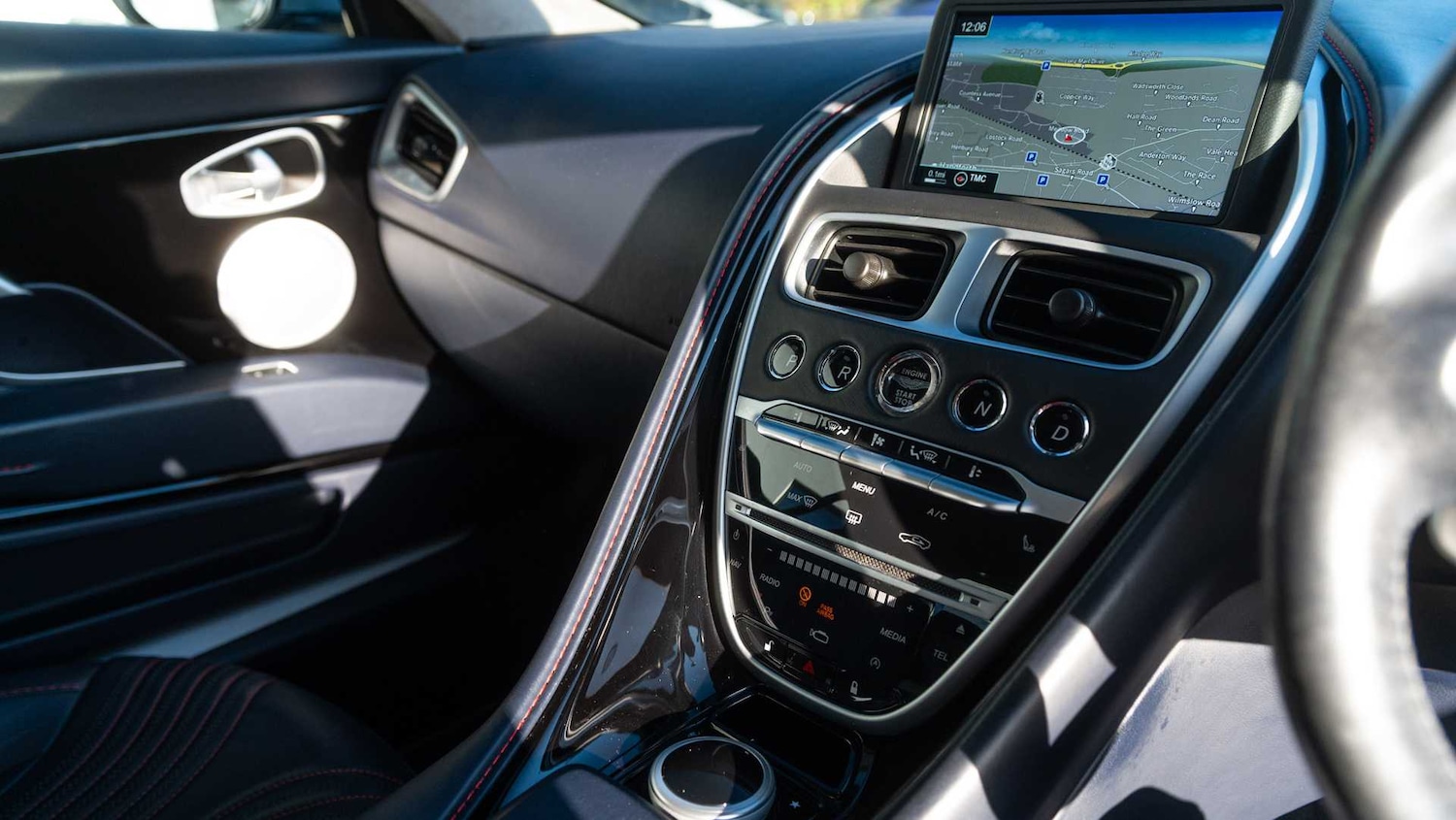 Used Aston Martin DB11 2019 for sale - 76916135: Photo 31