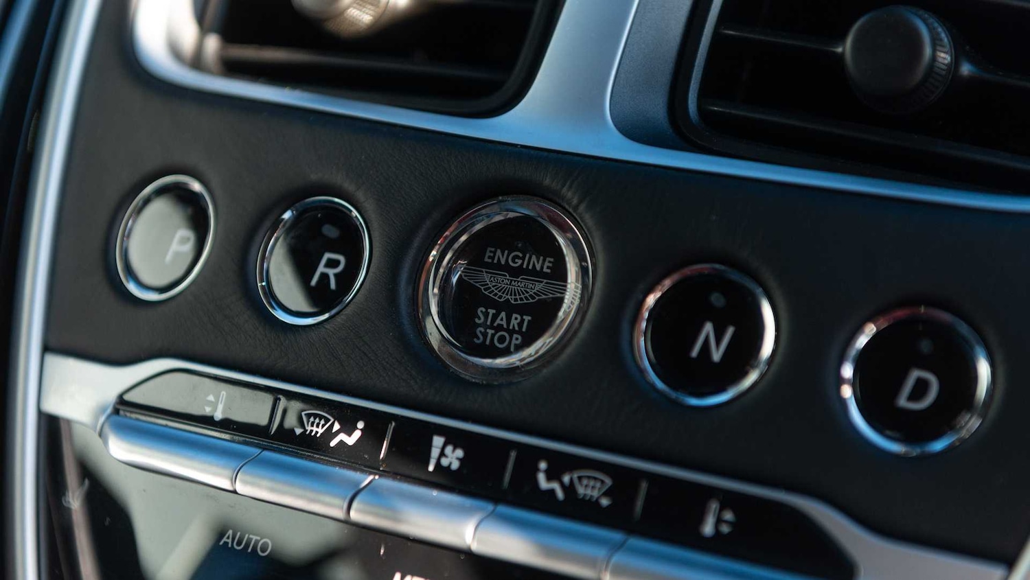 Used Aston Martin DB11 2019 for sale - 76916135: Photo 33