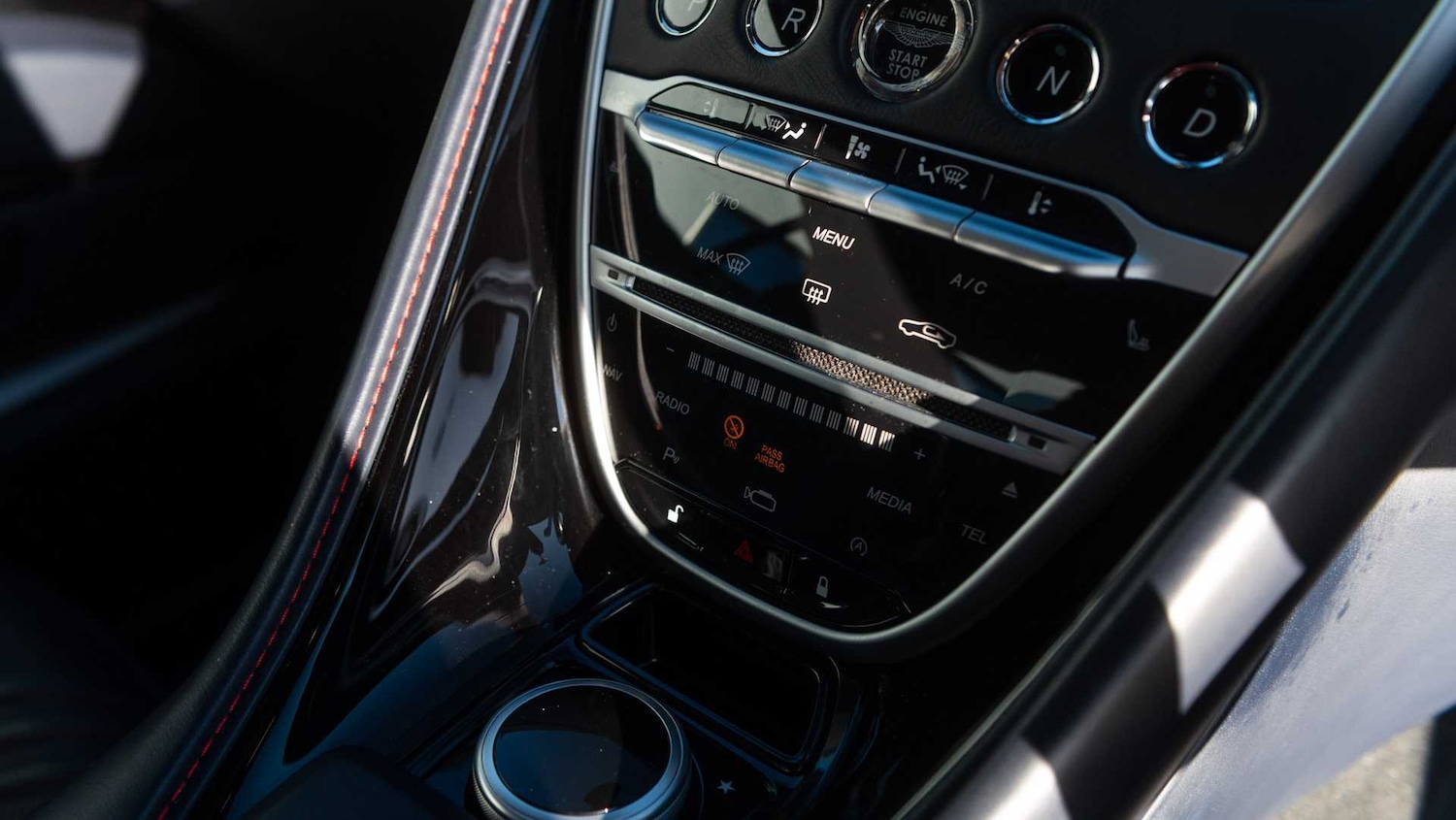 Used Aston Martin DB11 2019 for sale - 76916135: Photo 35