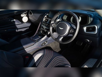 Used Aston Martin DB11 2019 for sale - 76916135: Photo