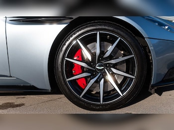 Used Aston Martin DB11 2019 for sale - 76916135: Photo