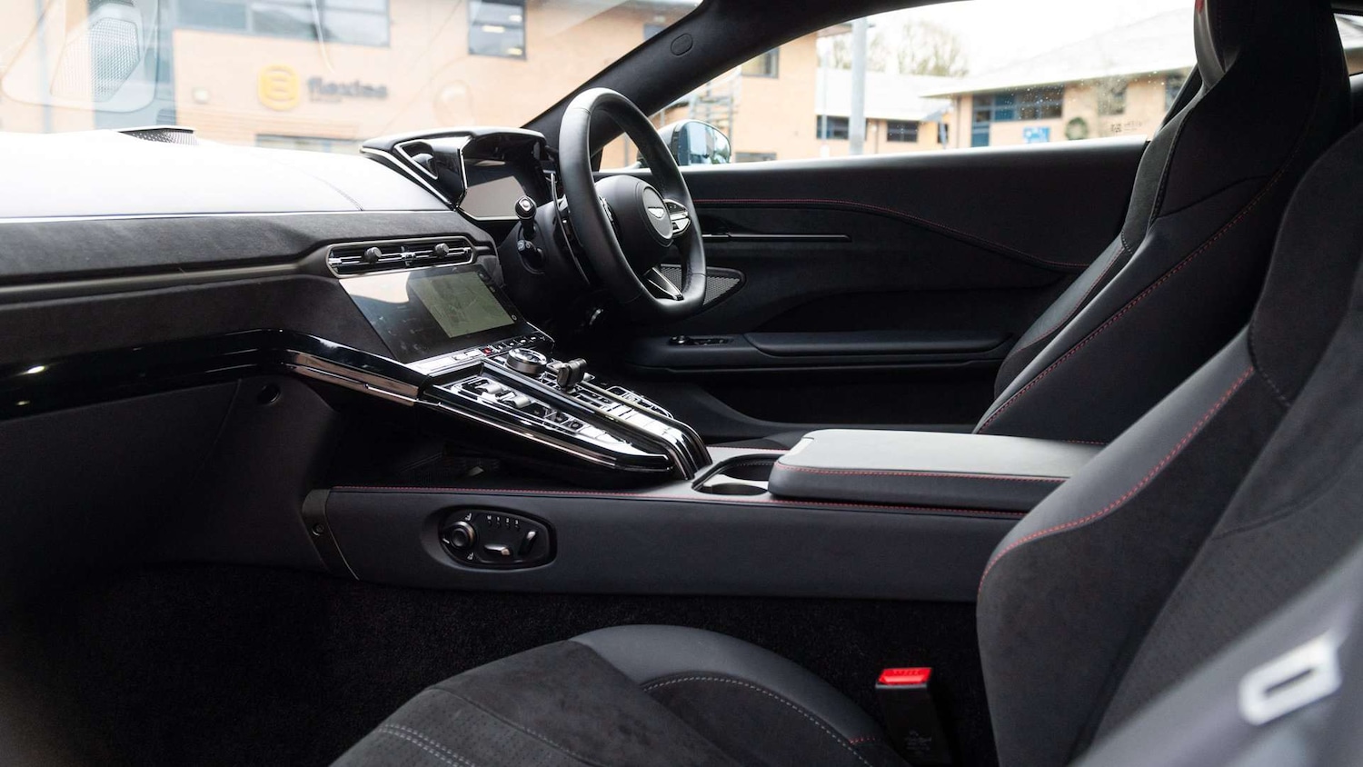 Used Aston Martin Vantage 2025 for sale - 77239929: Photo 17