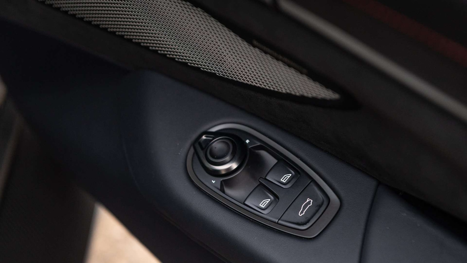 Used Aston Martin Vantage 2025 for sale - 77239929: Photo 21