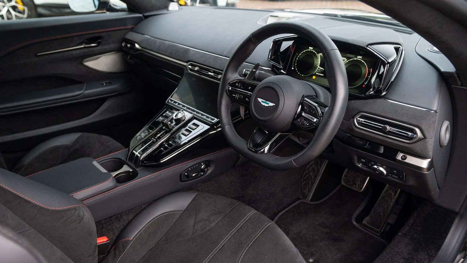 Used Aston Martin Vantage 2025 for sale - 77239929: Photo 3