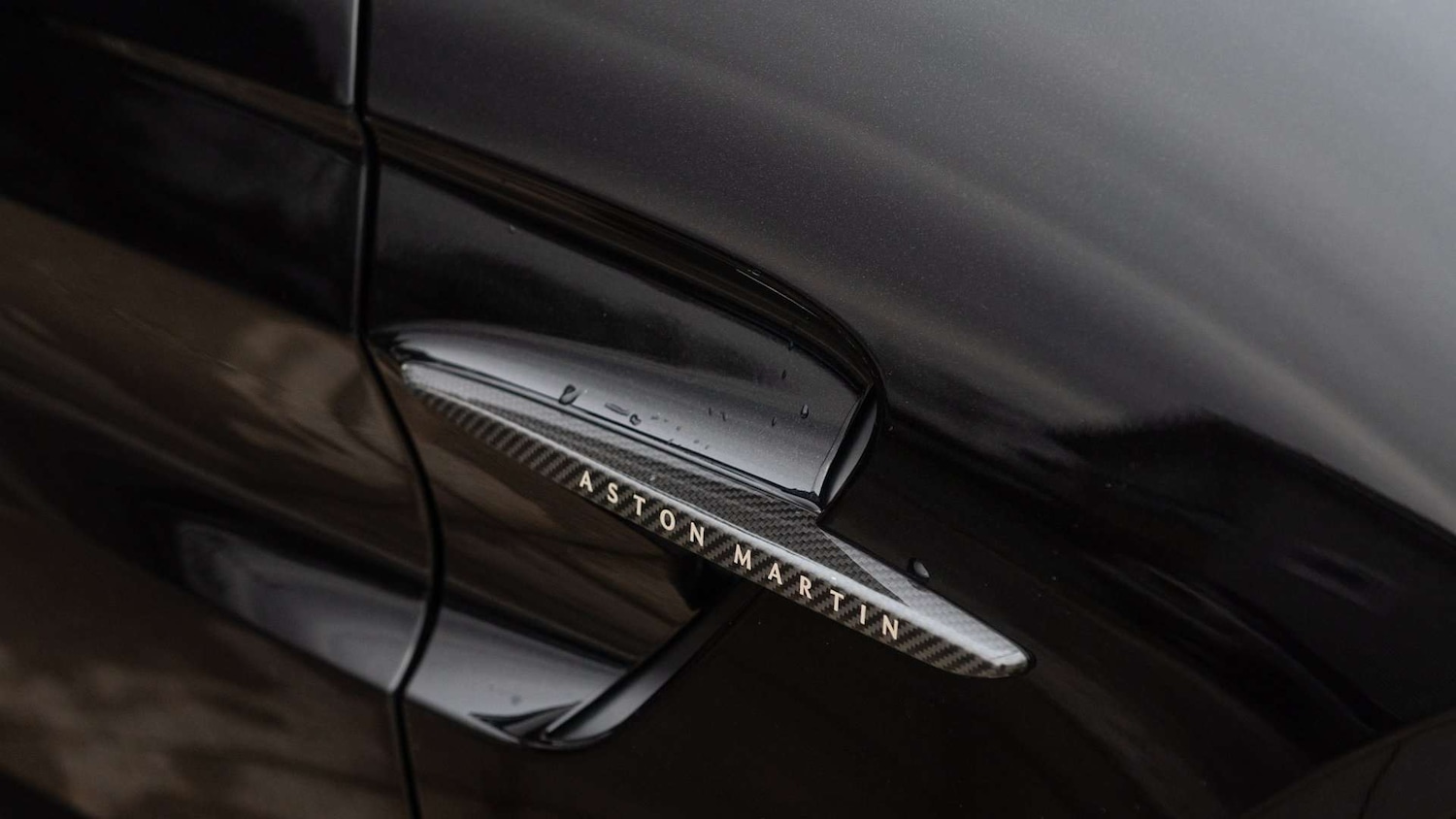 Used Aston Martin Vantage 2025 for sale - 77239929: Photo 30