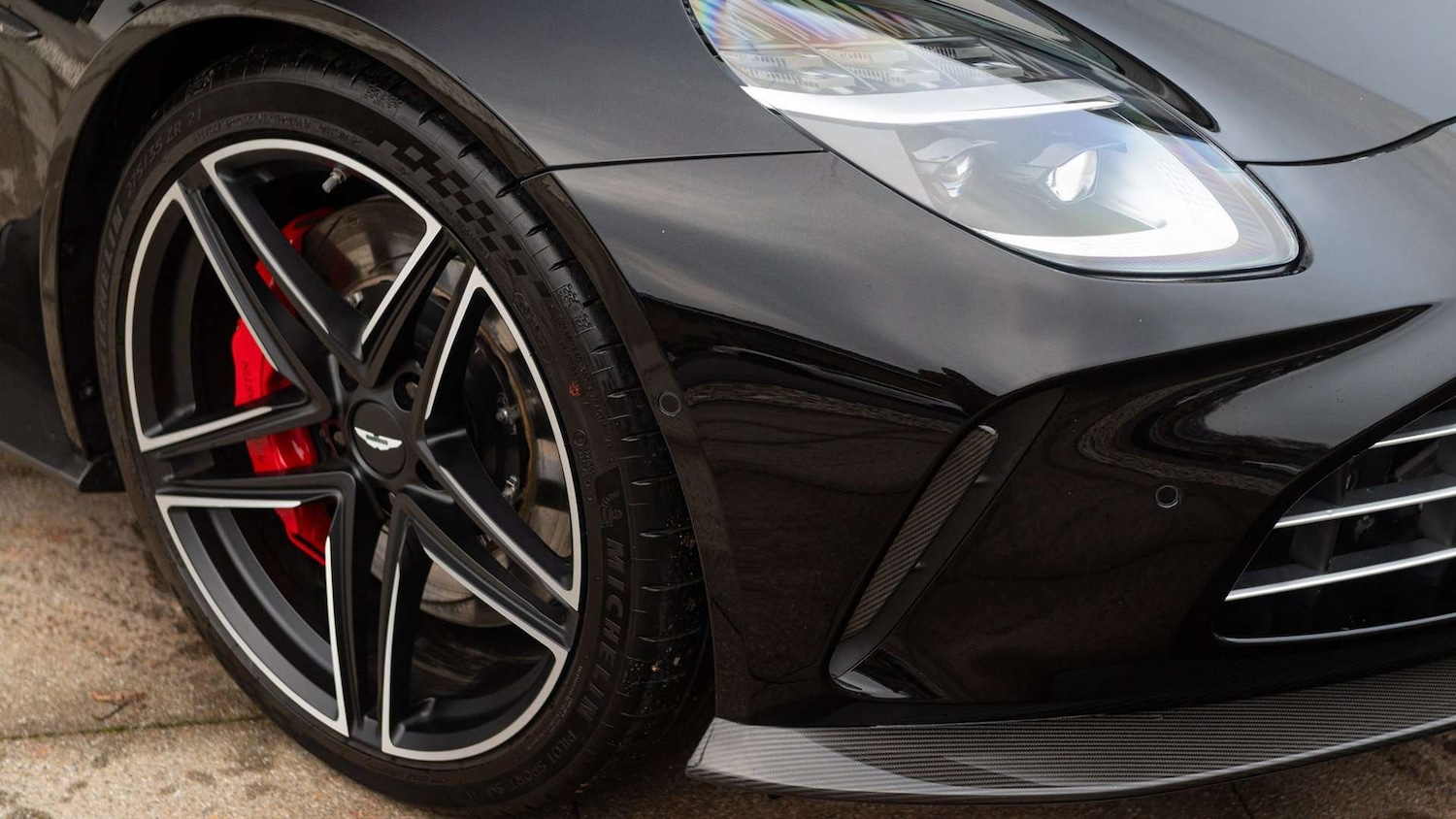 Used Aston Martin Vantage 2025 for sale - 77239929: Photo 9